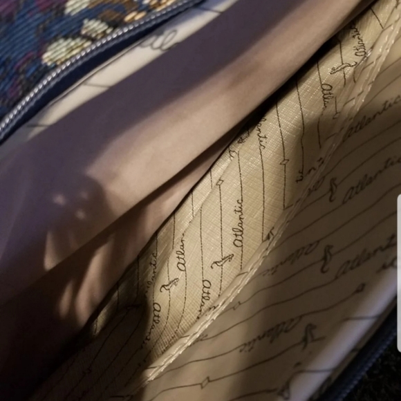 Vintage Atlantic Train Case - Picture 6 of 7